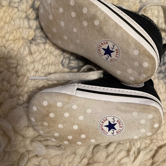 Converse high top crib shoes size 1 - Picture 2 of 2